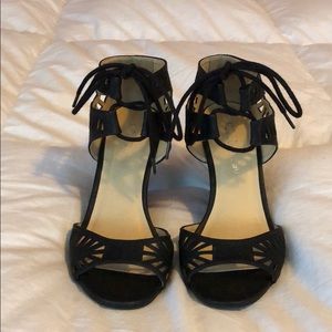 .Chinese laundry lace up wedge sandle